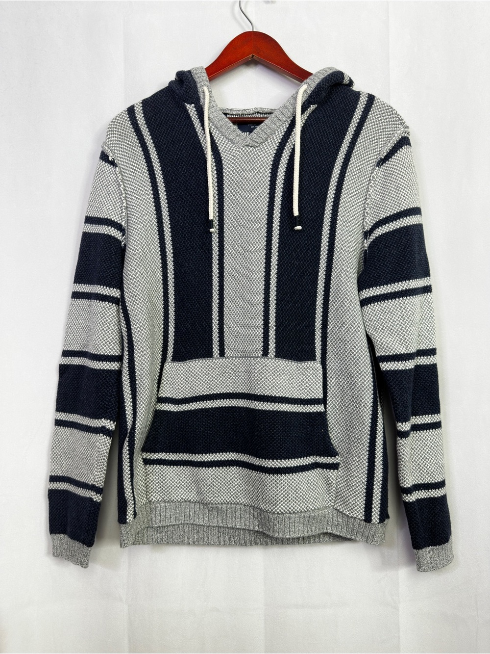 American Eagle Striped Sweater Medium Poncho Hoodie Woven Pocket Blue Knit